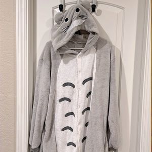 Cute chinchilla jumpsuit. Size L. Super soft